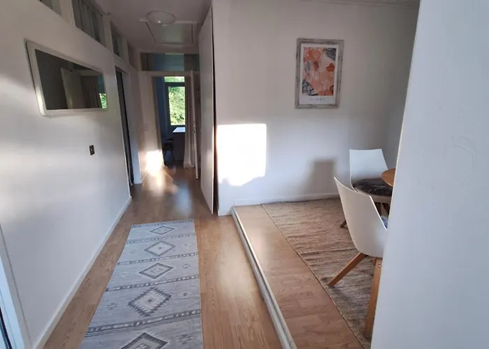 P7 Gardens - Close To Station And Nature Apartment *