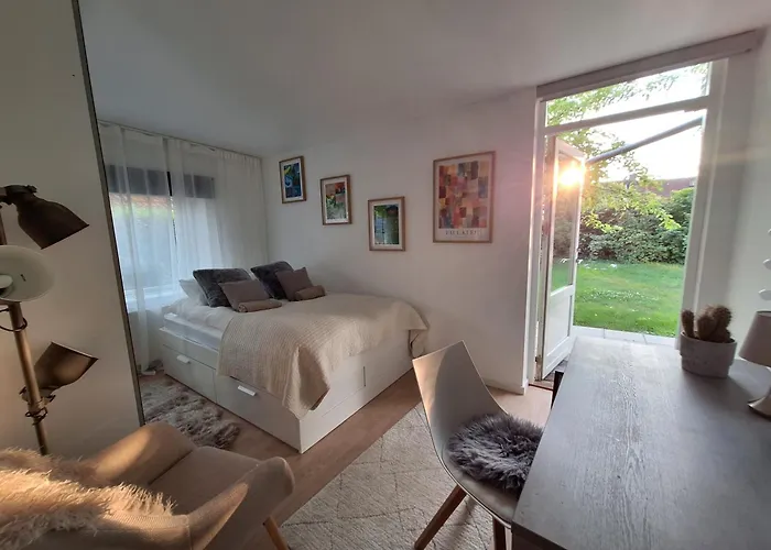 P7 Gardens - Close To Station And Nature Apartment *