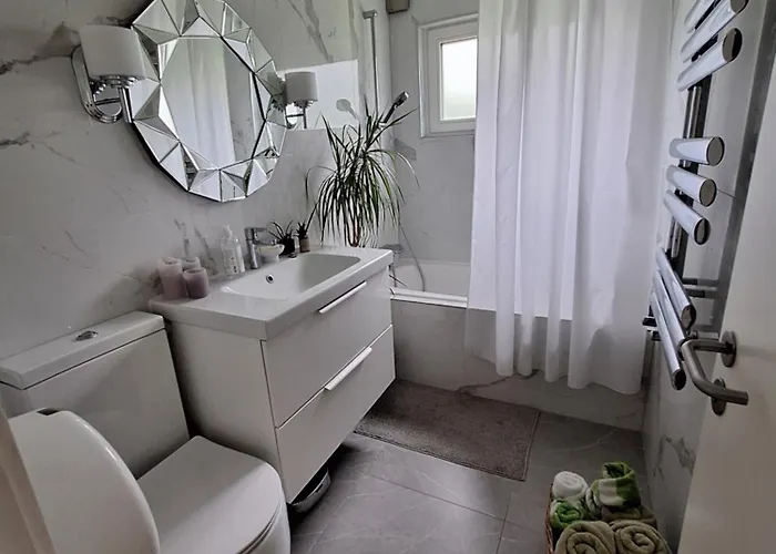 P7 Gardens - Close To Station And Nature Apartment *